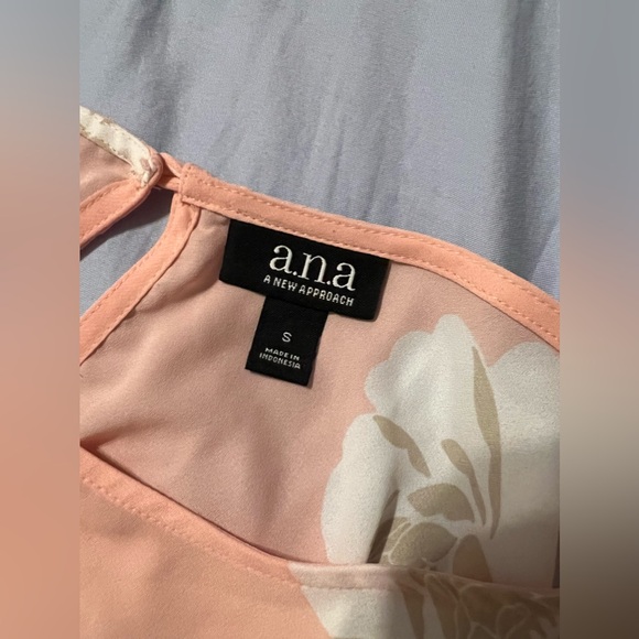 floral pink blouse - Picture 3 of 3